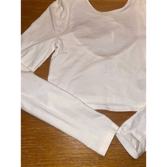 White Long Sleeve Open-Back Crop Top With Tie Closure - Picture 2 of 3